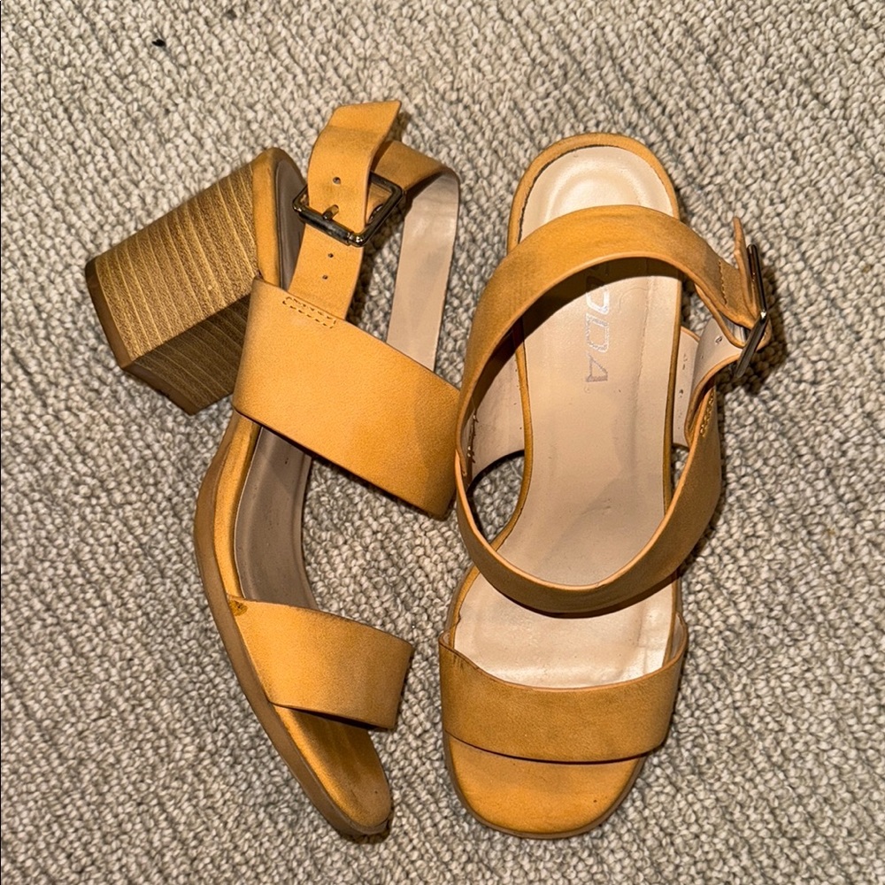 Soda Women's Tan Block Heel Sandals